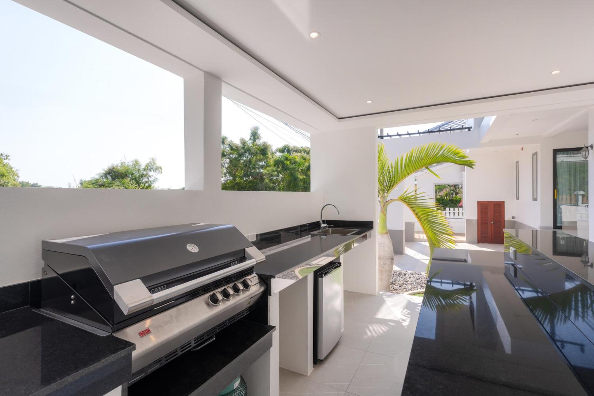 Stunning Villa With Pool And Tropical Garden HHQ Exteriér fotografie
